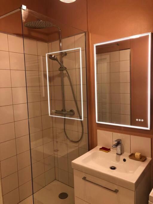 Appartement Vieux-Port/ 2 Min Du Metro Estrangin Marsella Exterior foto
